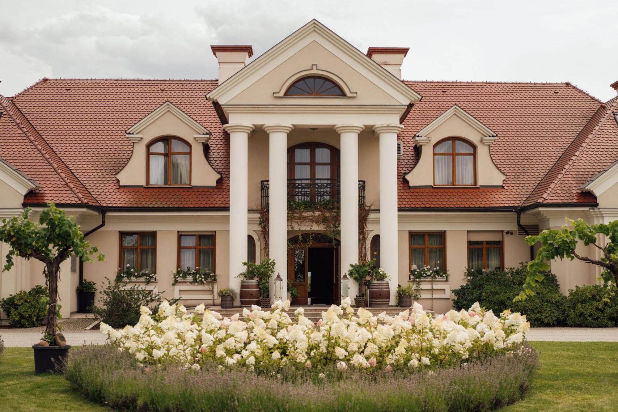 Winny Dworek Sulechów Exterior foto